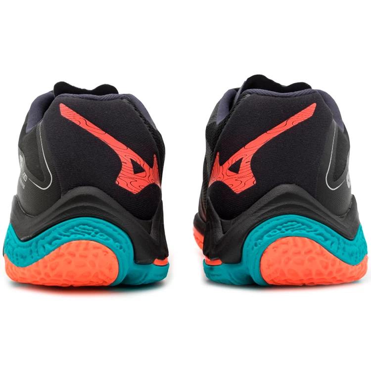 Кроссовки Mizuno WAVE LIGHTNING Z8 / Унисекс / 41 / Черный/Красный/Голубой photo 4